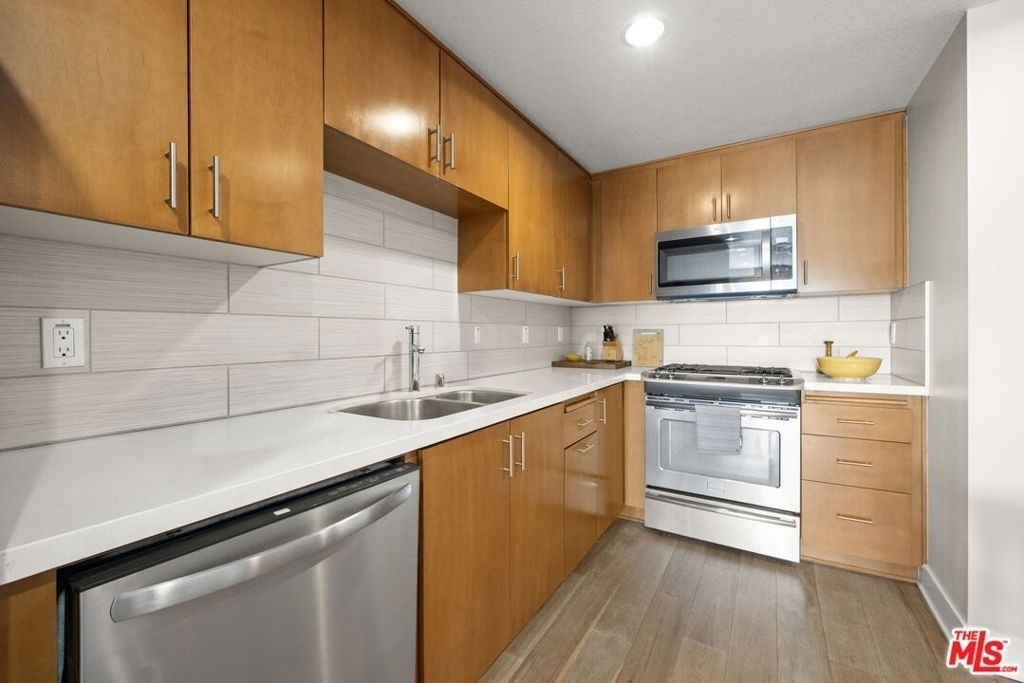 13337 Beach Avenue - Photo 5