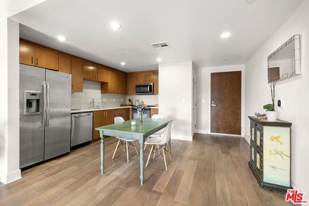 13337 Beach Avenue - Photo 4