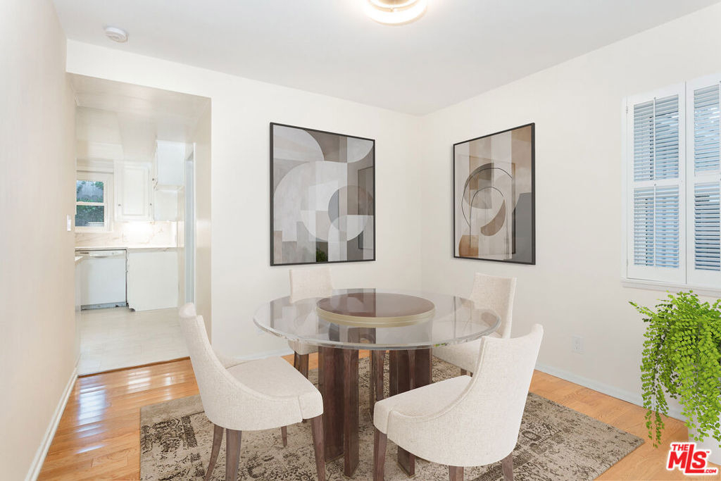 2536 Roscomare Road - Photo 6
