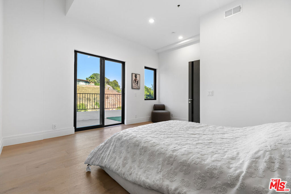 6380 Meadows Court - Photo 40