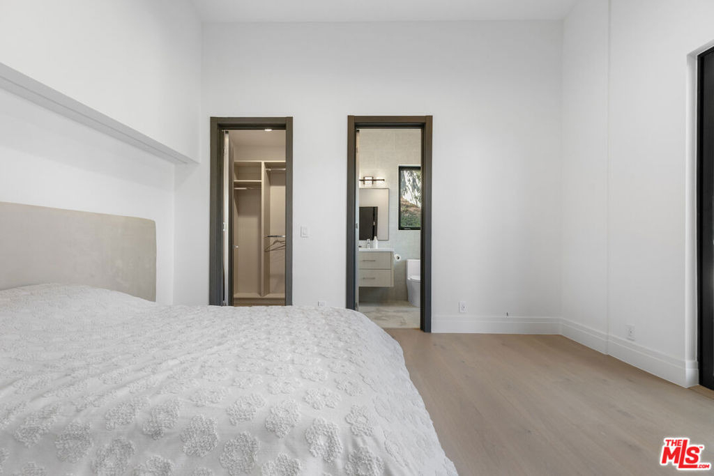 6380 Meadows Court - Photo 36