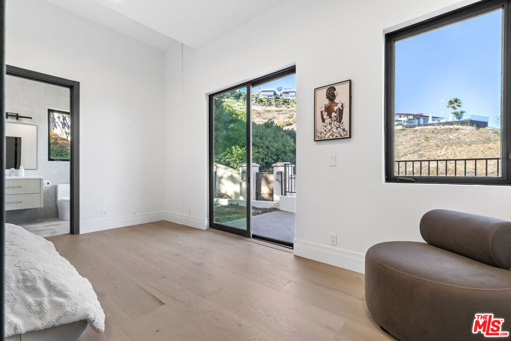 6380 Meadows Court - Photo 34