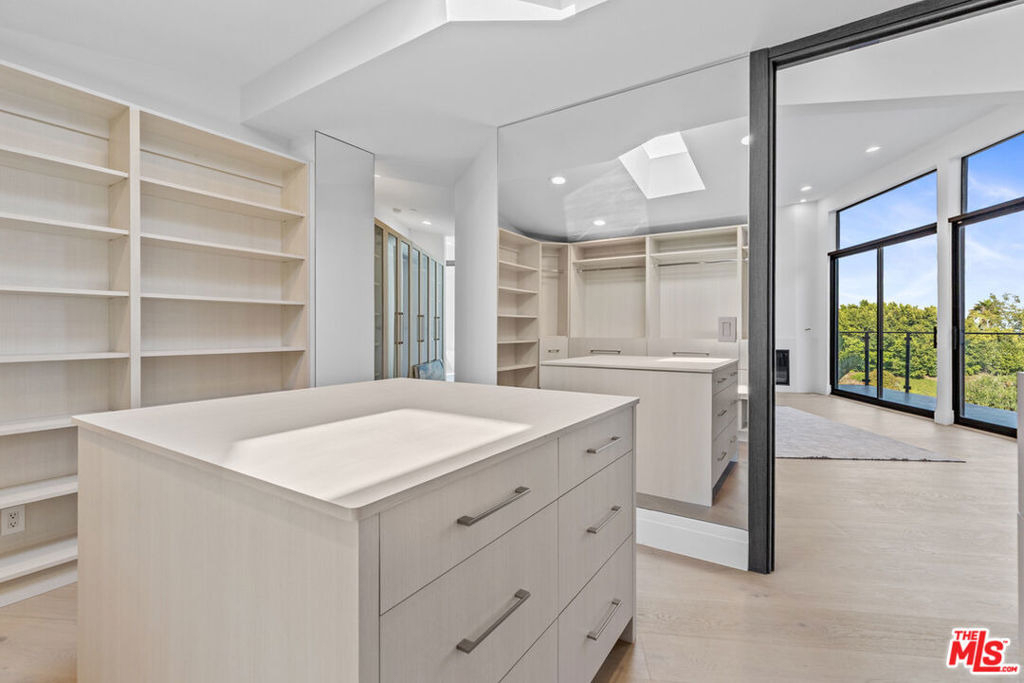 6380 Meadows Court - Photo 24