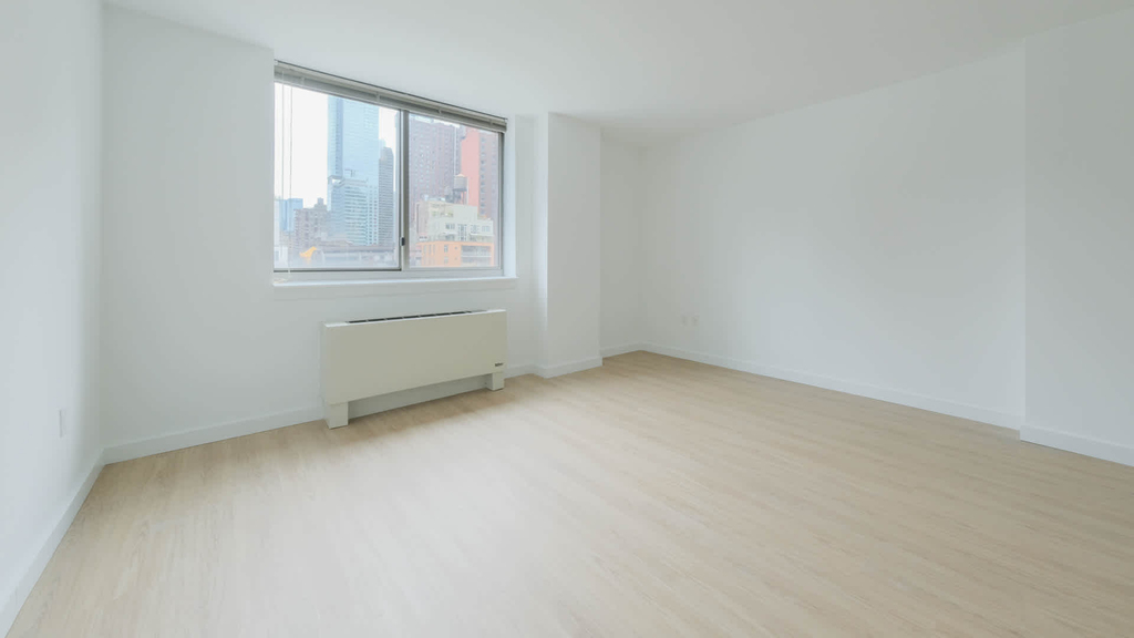 400 West 37th St - Photo 31