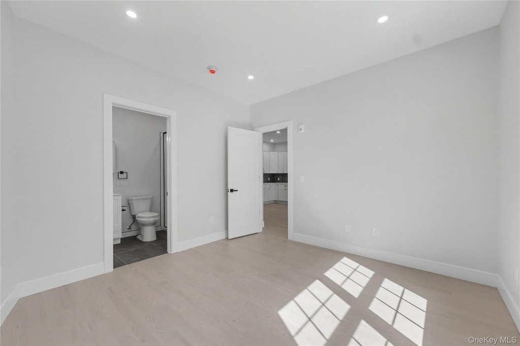 10 Market Street - Photo 10