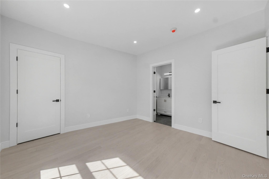 10 Market Street - Photo 9
