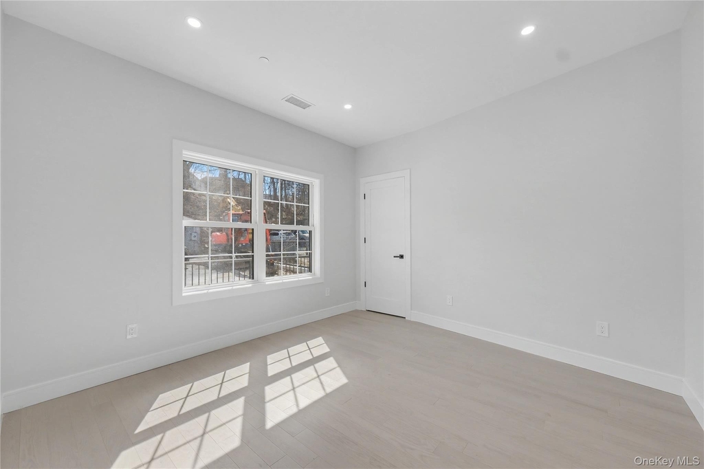 10 Market Street - Photo 8