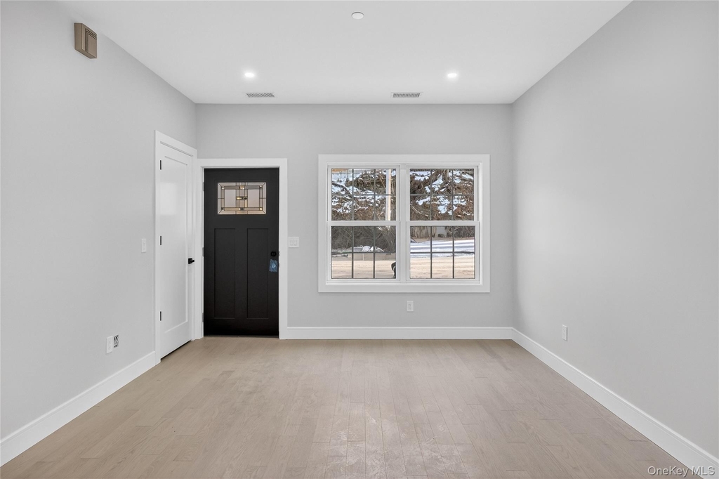 10 Market Street - Photo 2