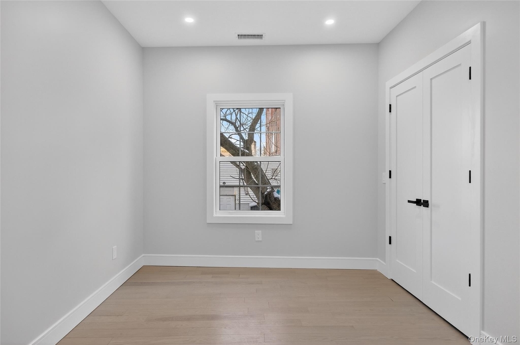 10 Market Street - Photo 11
