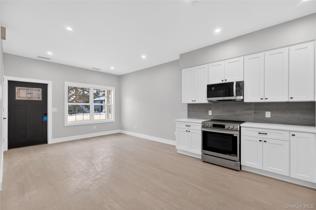 10 Market Street - Photo 3