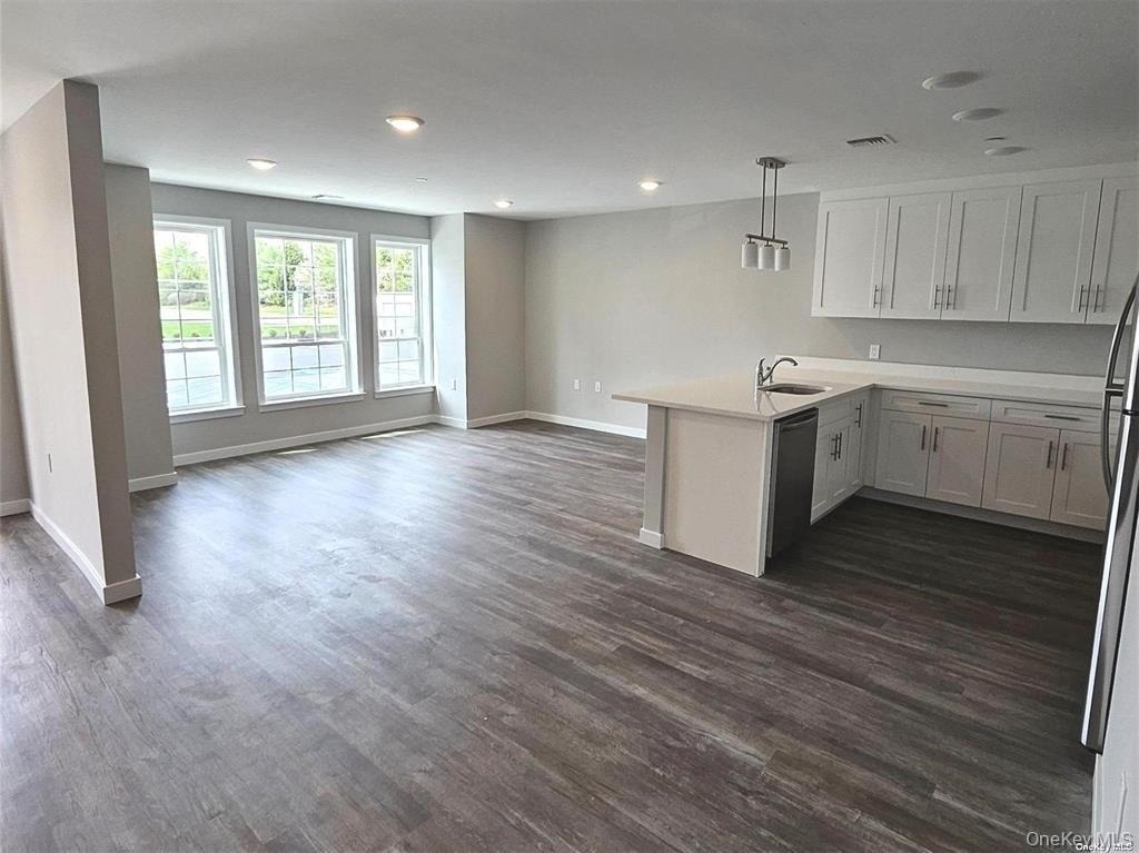 221 Eastview Drive - Photo 5