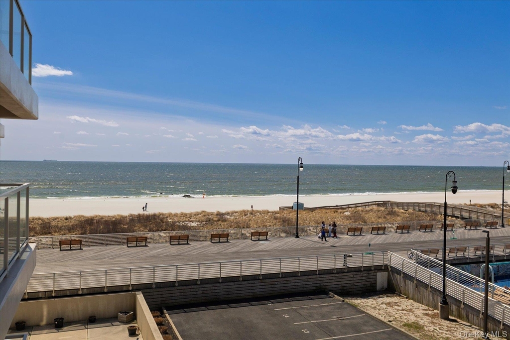 170 W Broadway - Photo 7