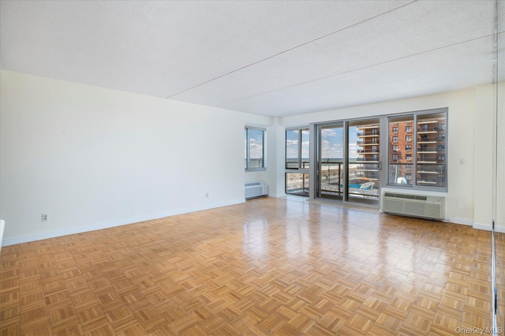 170 W Broadway - Photo 3