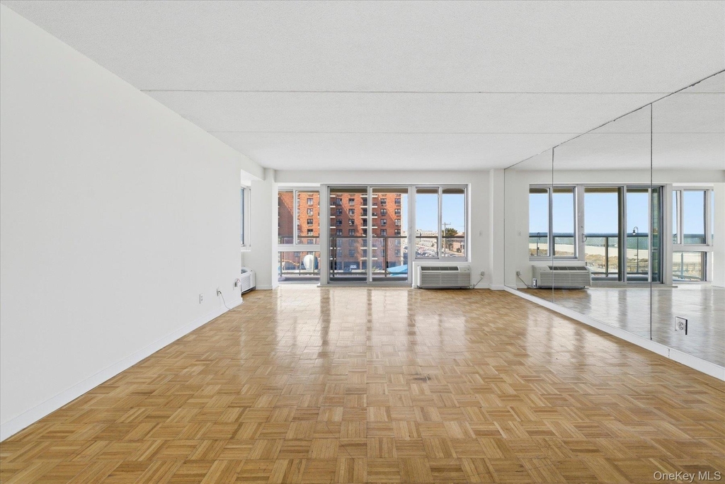 170 W Broadway - Photo 4