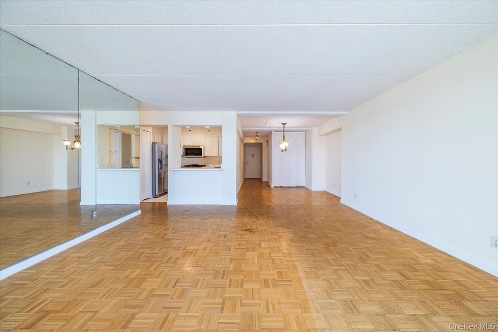 170 W Broadway - Photo 5