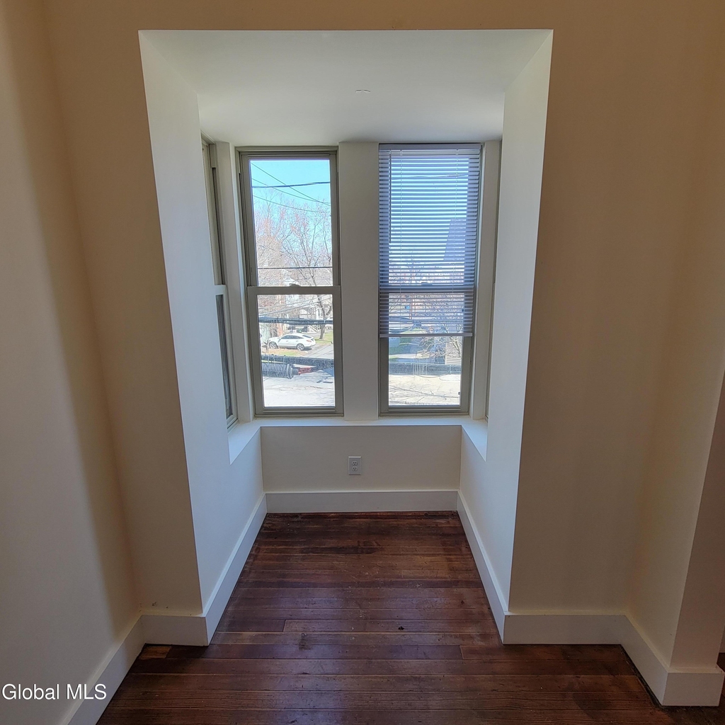 762 Eastern Avenue - Photo 10