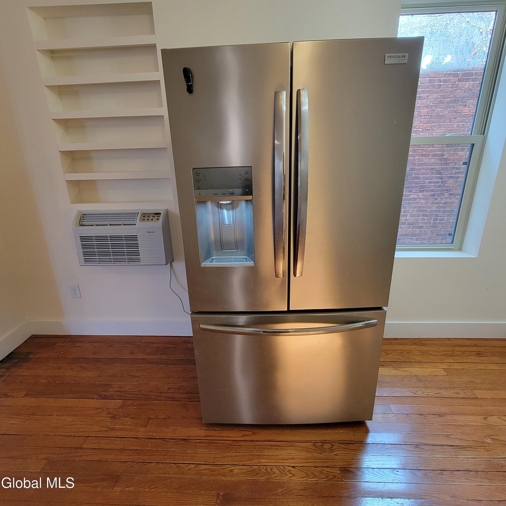 762 Eastern Avenue - Photo 5