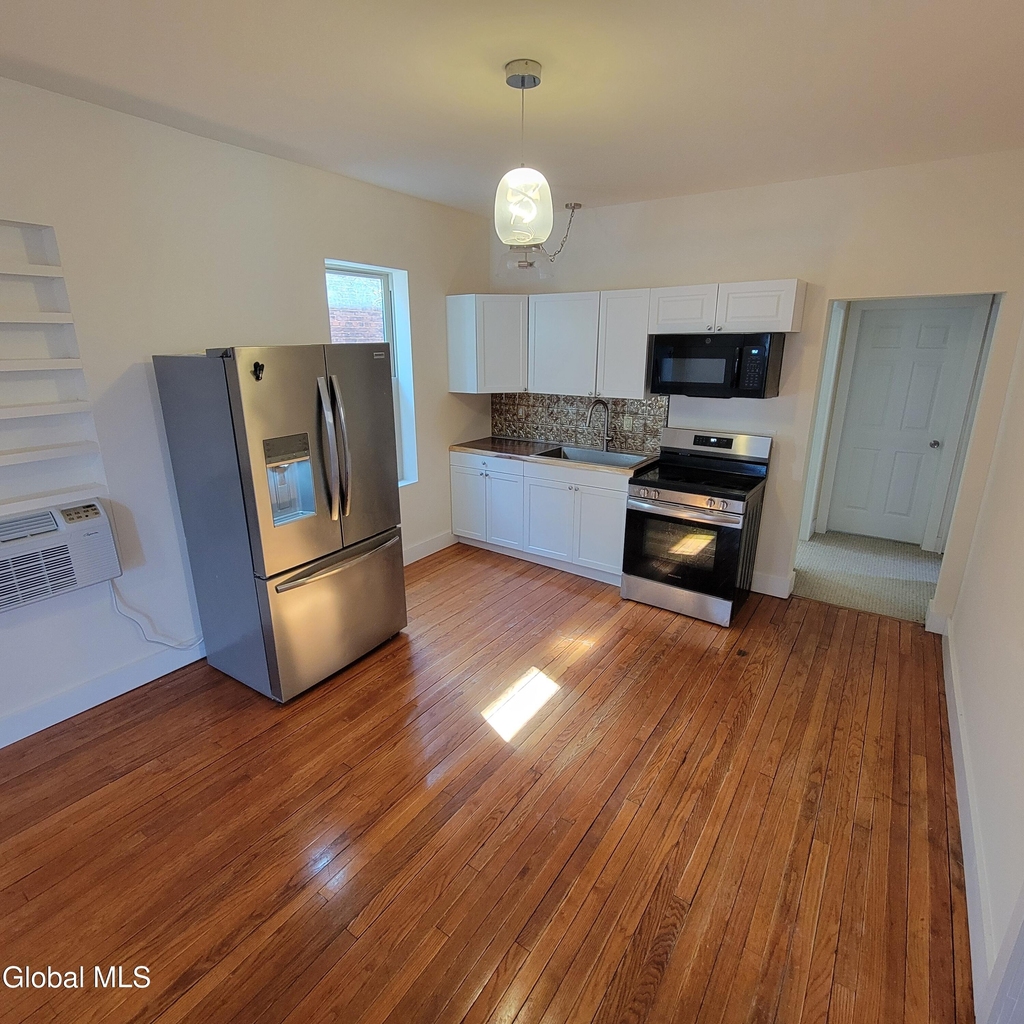 762 Eastern Avenue - Photo 4