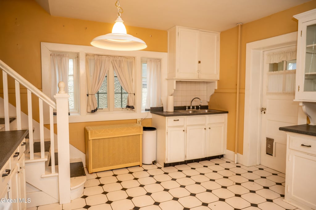 1347 Union Street - Photo 7