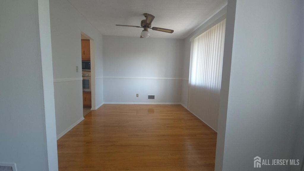 89 Van Buren Avenue - Photo 4