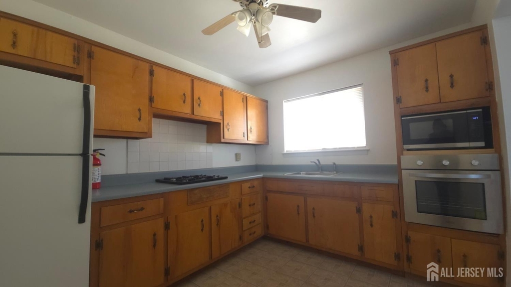 89 Van Buren Avenue - Photo 3