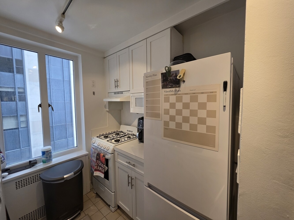 40 Central Park S - Photo 3