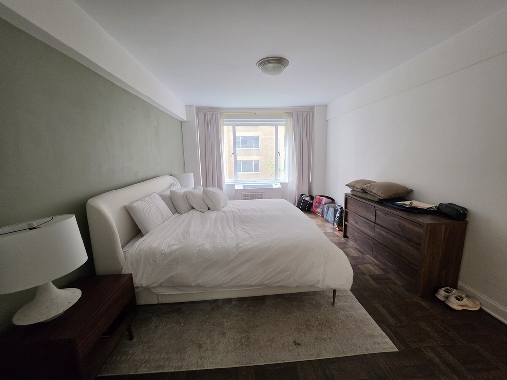 40 Central Park S - Photo 9