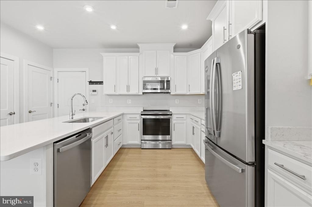 13538 Sayward Boulevard - Photo 13