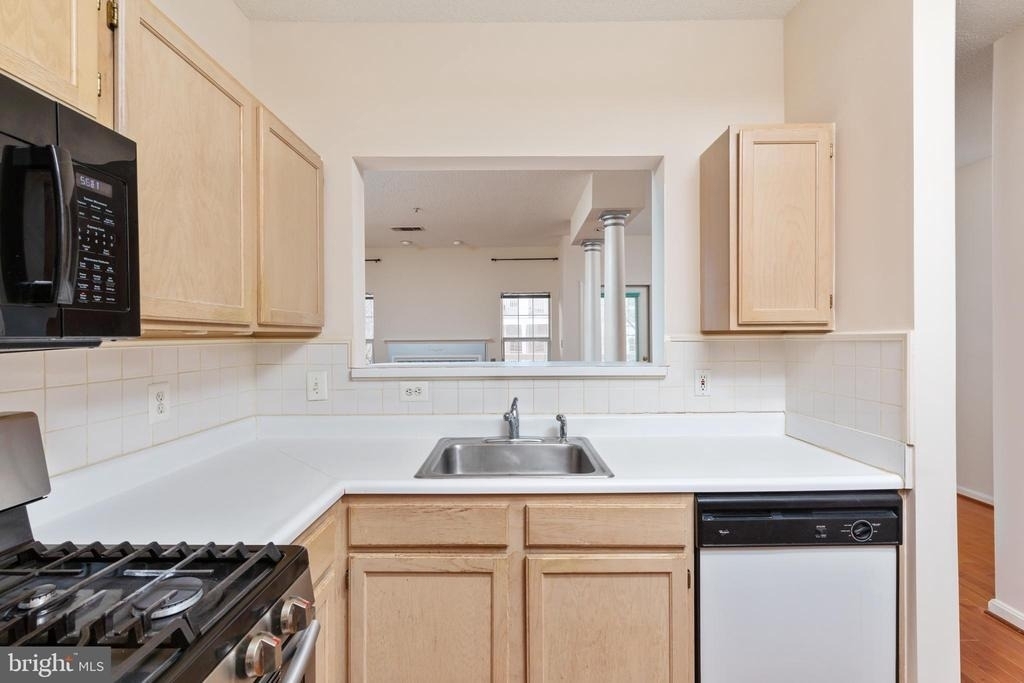 1705 Lake Shore Crest Drive - Photo 7
