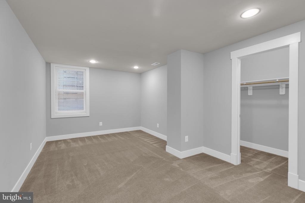 2233 N Underwood Street - Photo 49