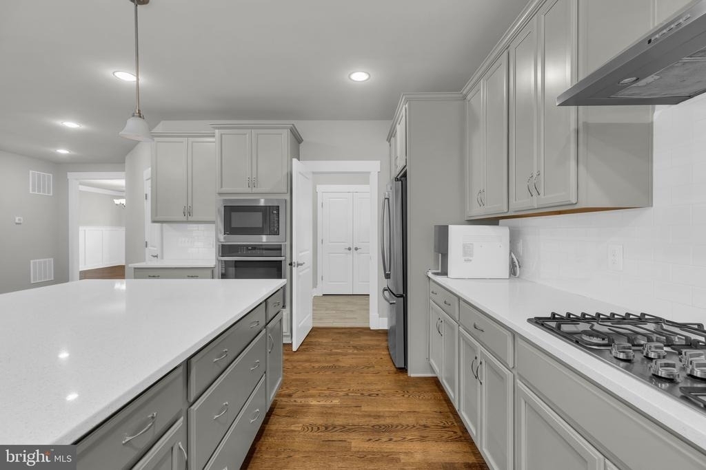 2233 N Underwood Street - Photo 17