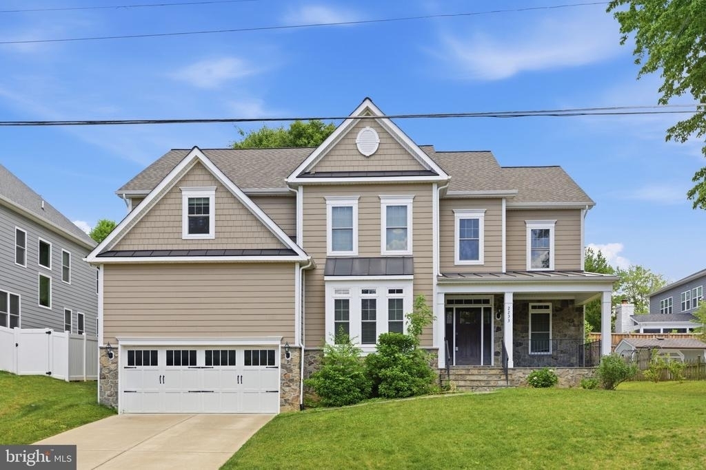 2233 N Underwood Street - Photo 1