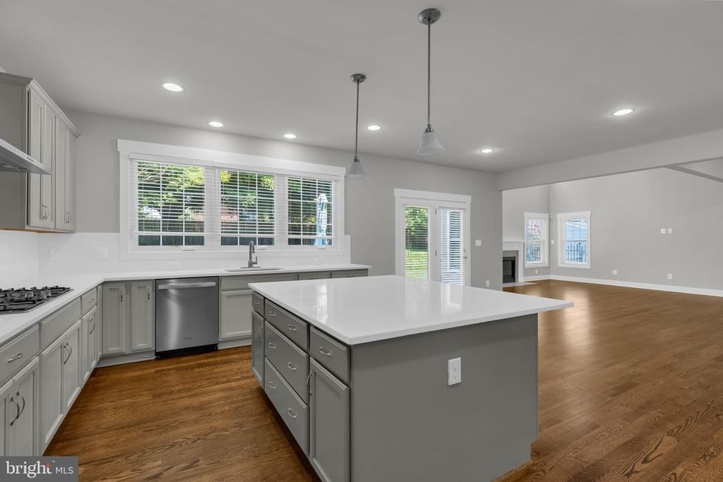2233 N Underwood Street - Photo 19