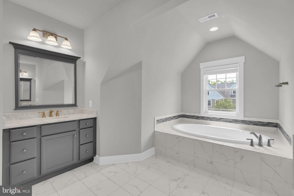 2233 N Underwood Street - Photo 32