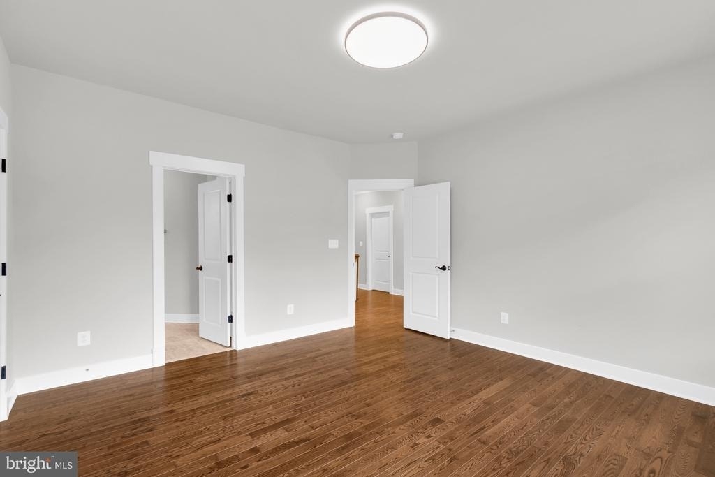 2233 N Underwood Street - Photo 35
