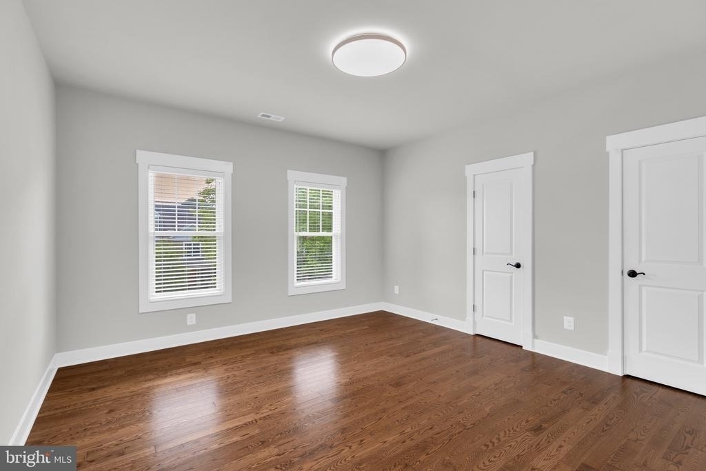 2233 N Underwood Street - Photo 34