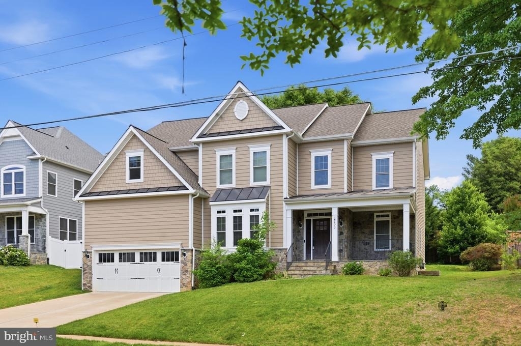 2233 N Underwood Street - Photo 2