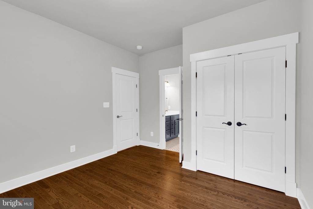 2233 N Underwood Street - Photo 38