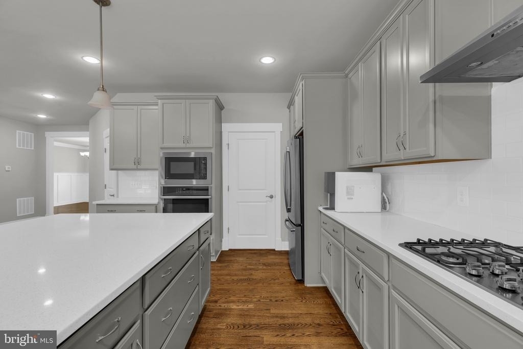 2233 N Underwood Street - Photo 18