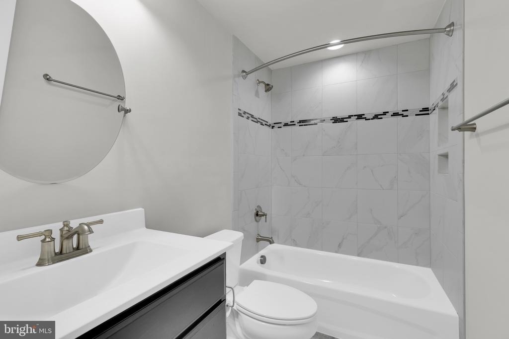 2233 N Underwood Street - Photo 51