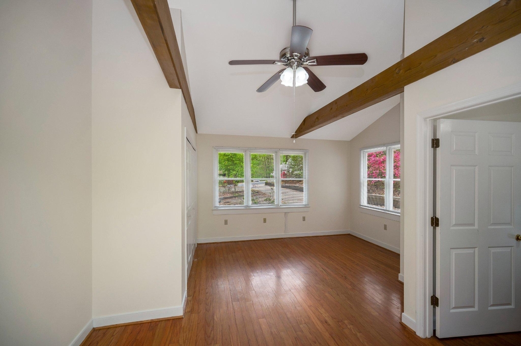 130 Springwood Drive - Photo 4