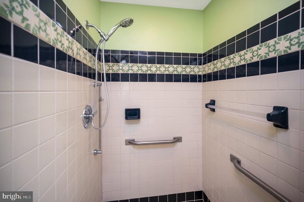 130 Springwood Drive - Photo 9