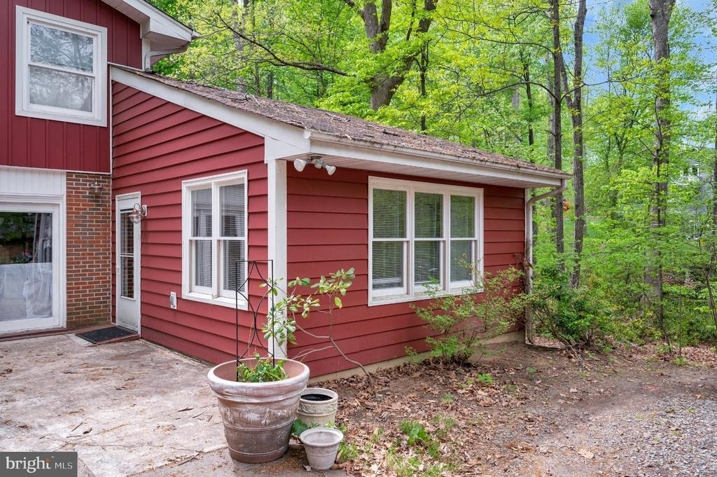 130 Springwood Drive - Photo 2
