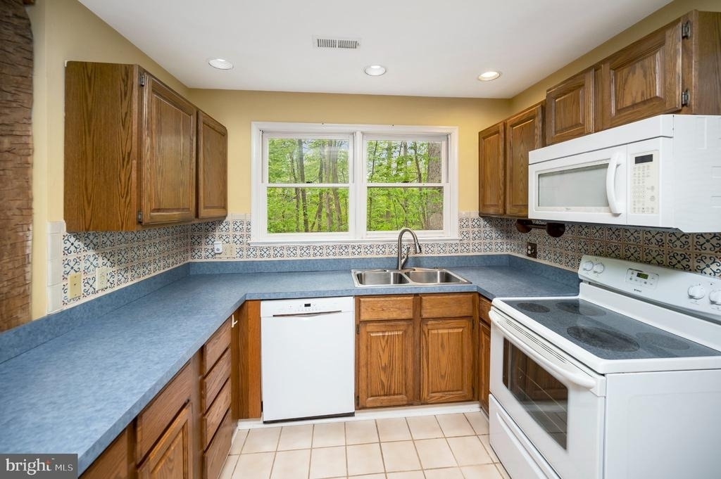 130 Springwood Drive - Photo 17