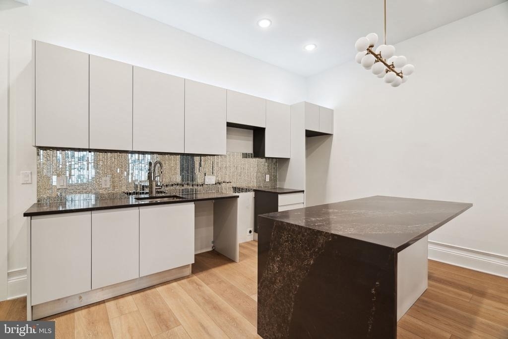 1822 Chestnut Street - Photo 3