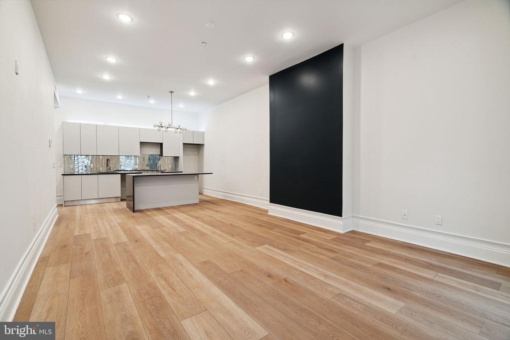 1822 Chestnut Street - Photo 0