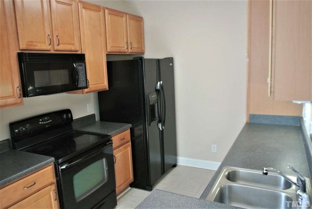 1621 Providence Glen Drive - Photo 2