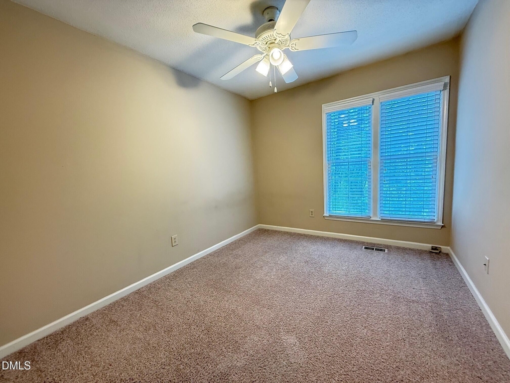 120 Greenmont Lane - Photo 16