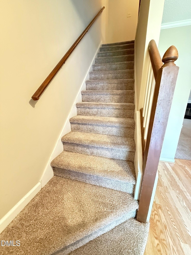 120 Greenmont Lane - Photo 10