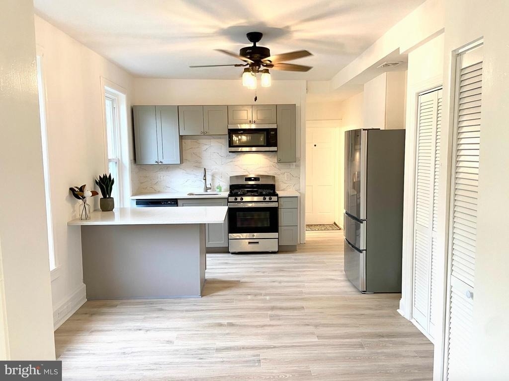 305 S Main Street - Photo 0